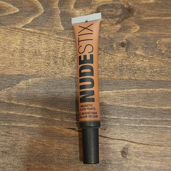NUDESTIX Magnetic Lip Plush Paint - Picture 1 of 2